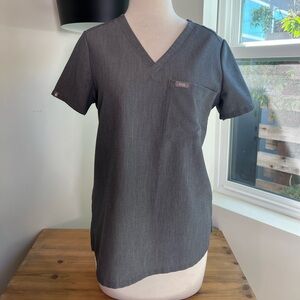 figs grey top